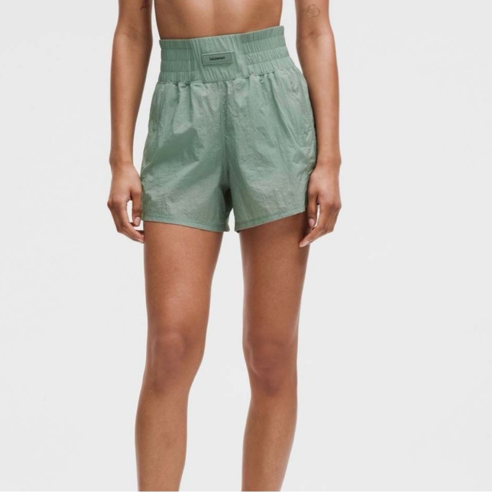 Lululemon Lightweight Super High Rise Training Short 4”